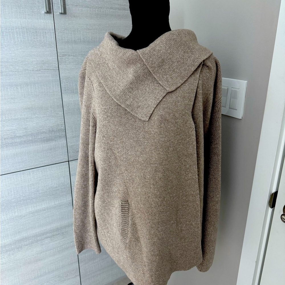CHICO  ‘S  size 2 Cozy Tan Sweater